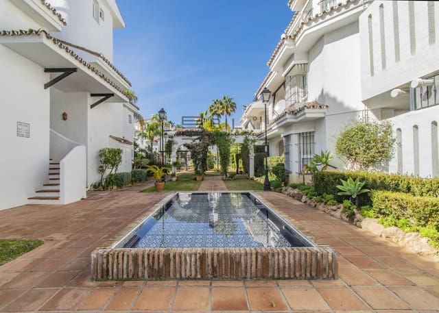 2 soveværelse Lejlighed til salg i Nueva Andalucia, Marbella med swimmingpool - € 414.000 (Ref: 8873074)