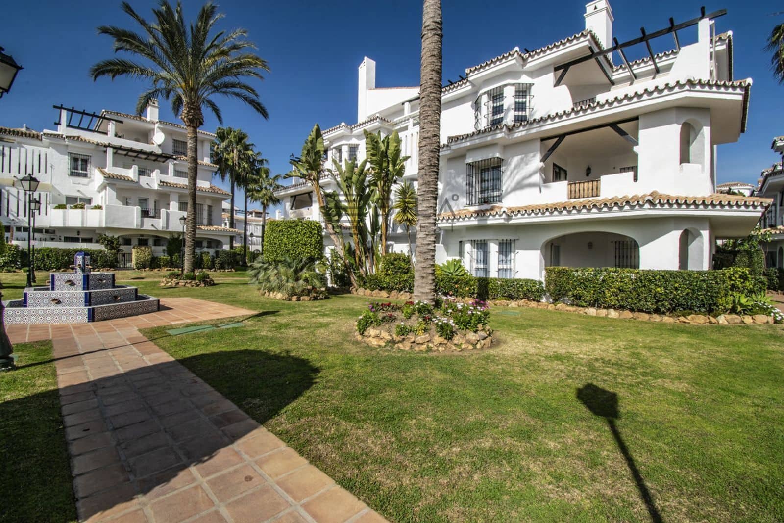 2 soveværelse Lejlighed til salg i Nueva Andalucia med swimmingpool - € 414.000 (Ref: 8873074)