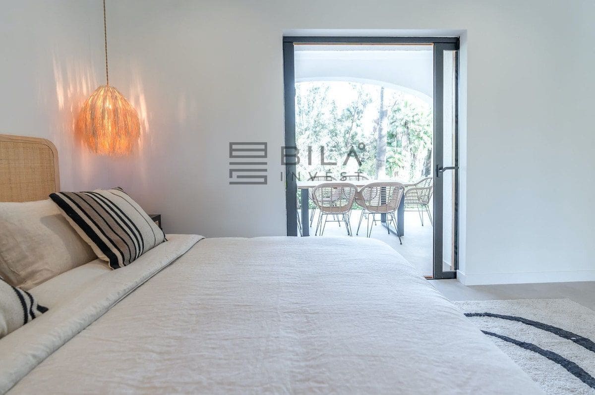 3 chambre Appartement à vendre à Nueva Andalucia avec piscine garage - 599 995 € (Ref: 8873087)