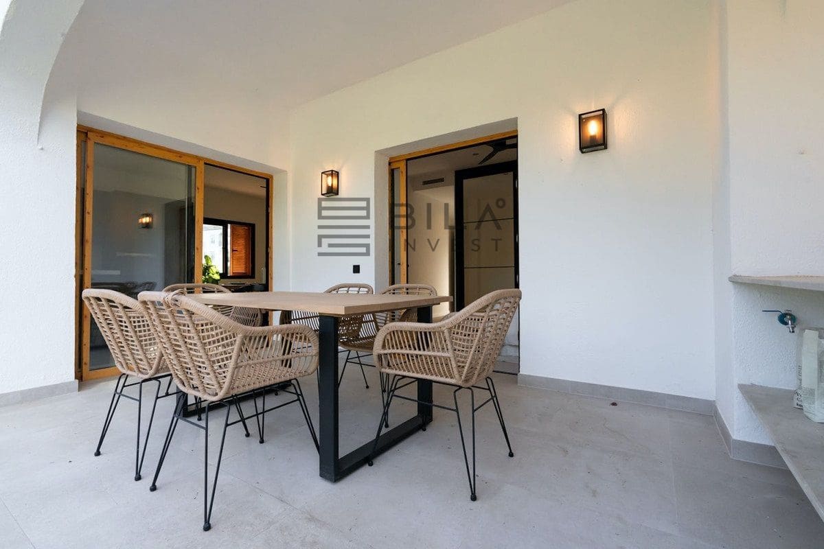 3 chambre Appartement à vendre à Nueva Andalucia avec piscine garage - 599 995 € (Ref: 8873087)