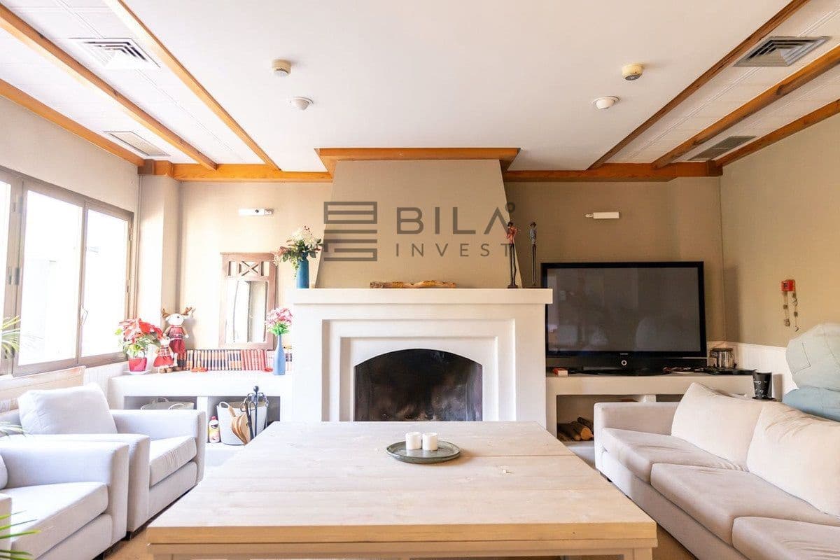 3 chambre Appartement à vendre à Nueva Andalucia avec piscine garage - 599 995 € (Ref: 8873087)