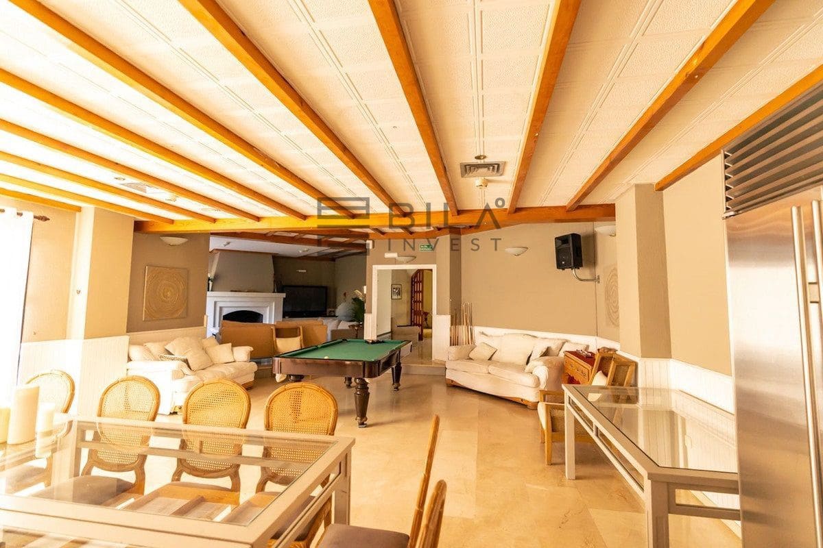 3 chambre Appartement à vendre à Nueva Andalucia avec piscine garage - 599 995 € (Ref: 8873087)