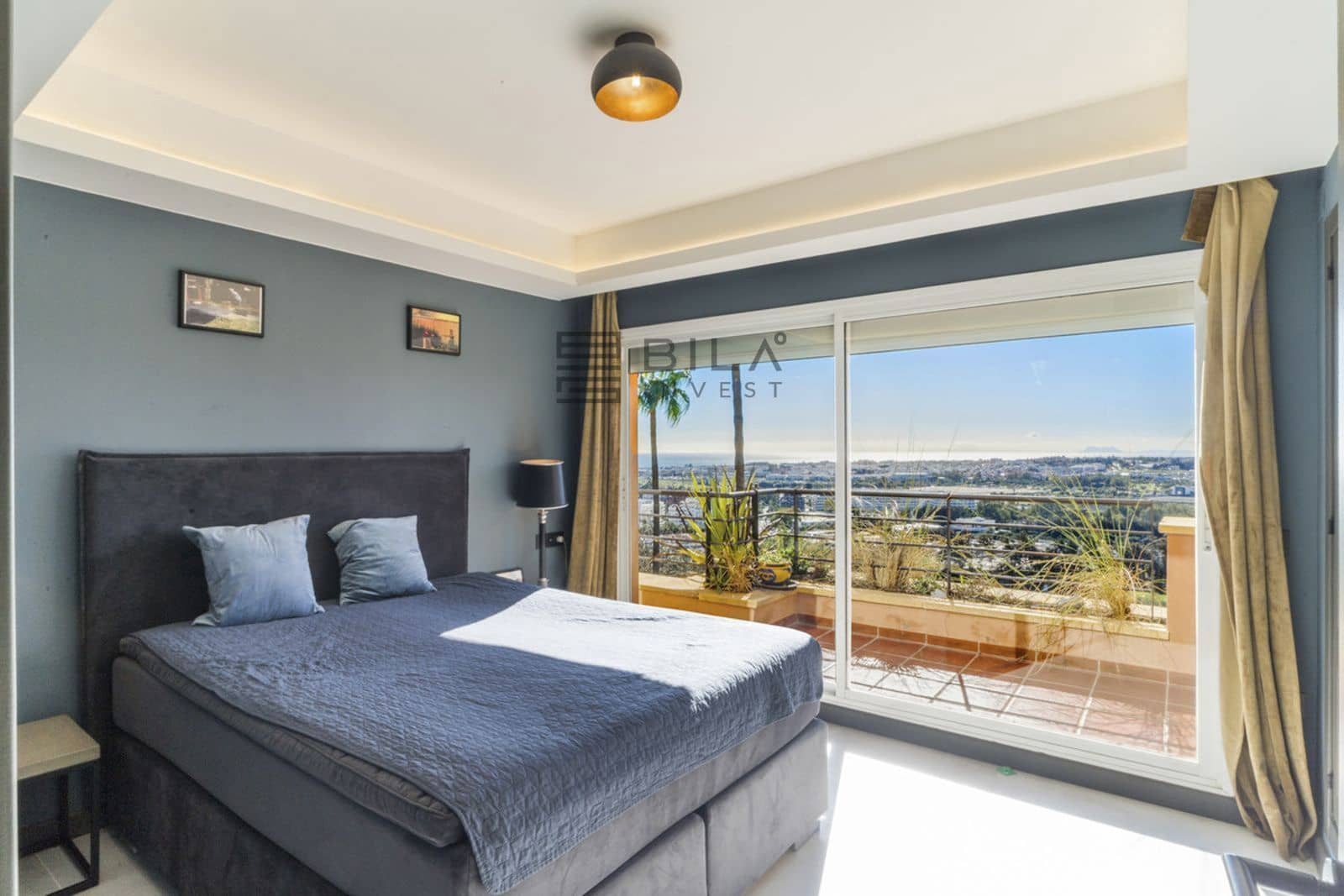 4 bedroom Flat for sale in Nueva Andalucia with pool garage - € 1,299,000 (Ref: 8873092)