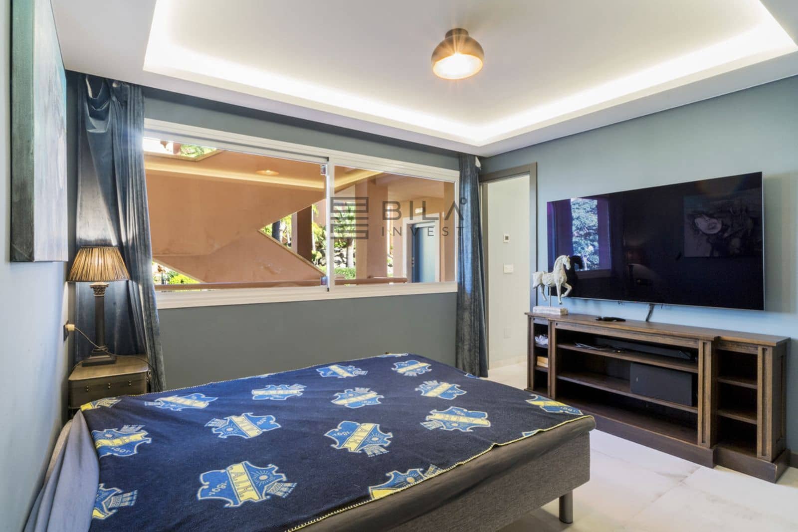 4 bedroom Flat for sale in Nueva Andalucia with pool garage - € 1,299,000 (Ref: 8873092)