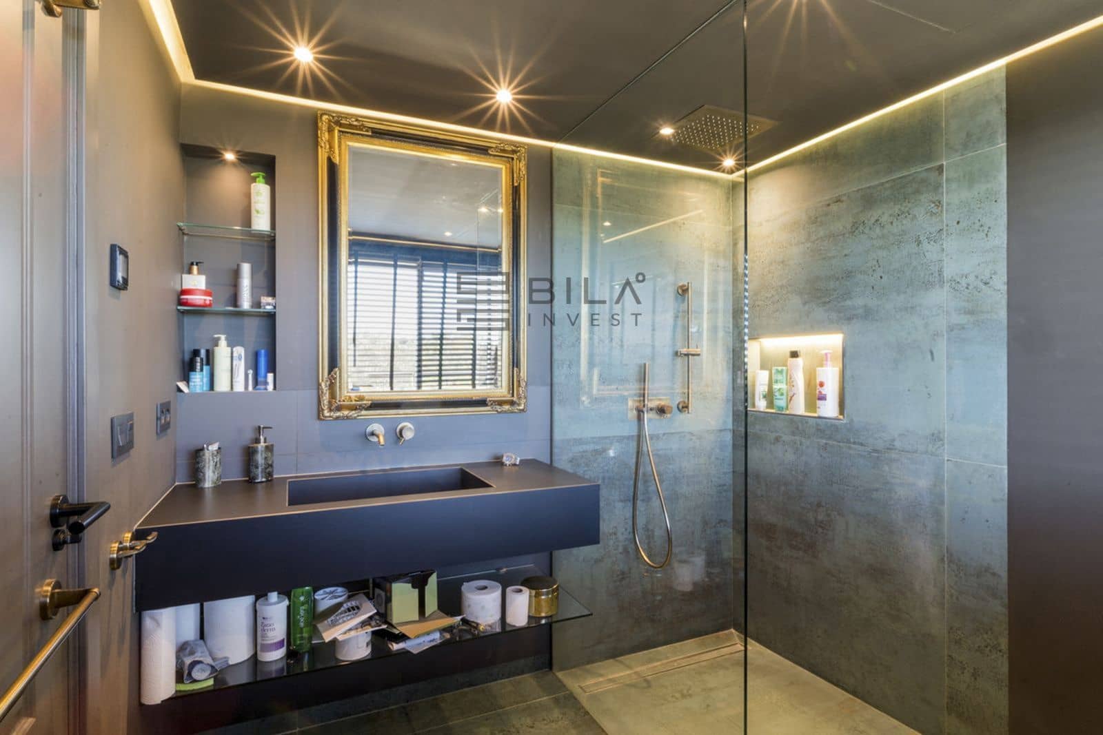 4 bedroom Flat for sale in Nueva Andalucia with pool garage - € 1,299,000 (Ref: 8873092)