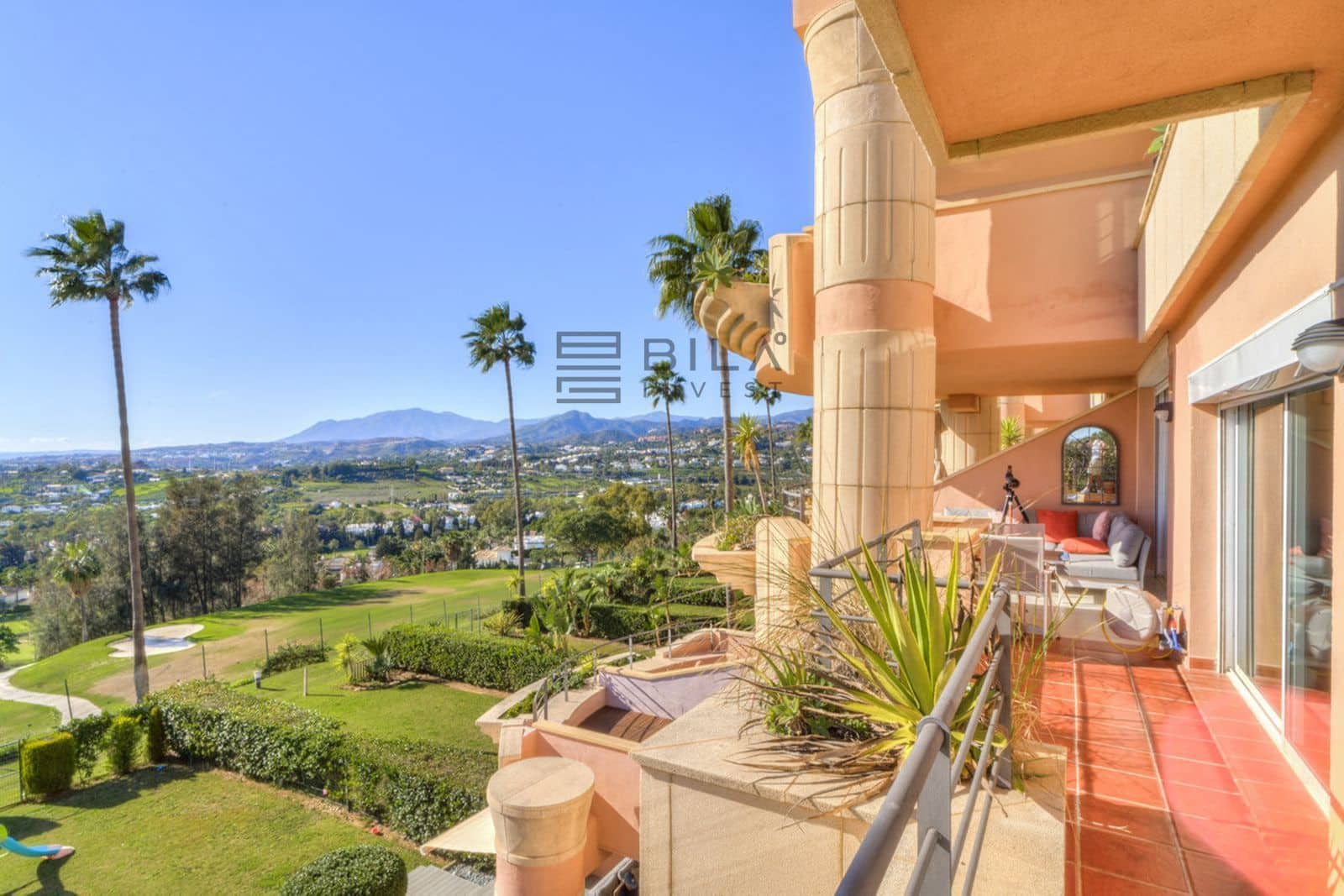 4 bedroom Flat for sale in Nueva Andalucia with pool garage - € 1,299,000 (Ref: 8873092)