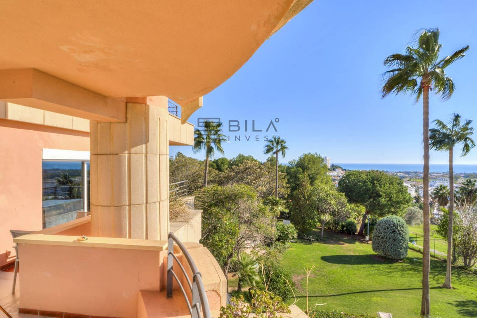 4 bedroom Flat for sale in Nueva Andalucia with pool garage - € 1,299,000 (Ref: 8873092)