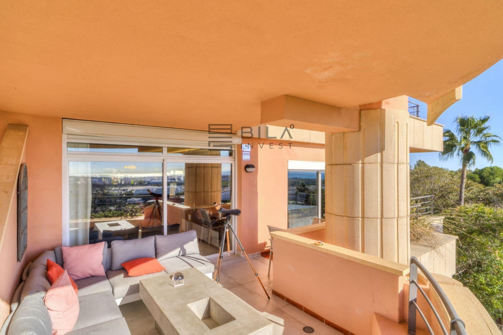 4 bedroom Flat for sale in Nueva Andalucia with pool garage - € 1,299,000 (Ref: 8873092)