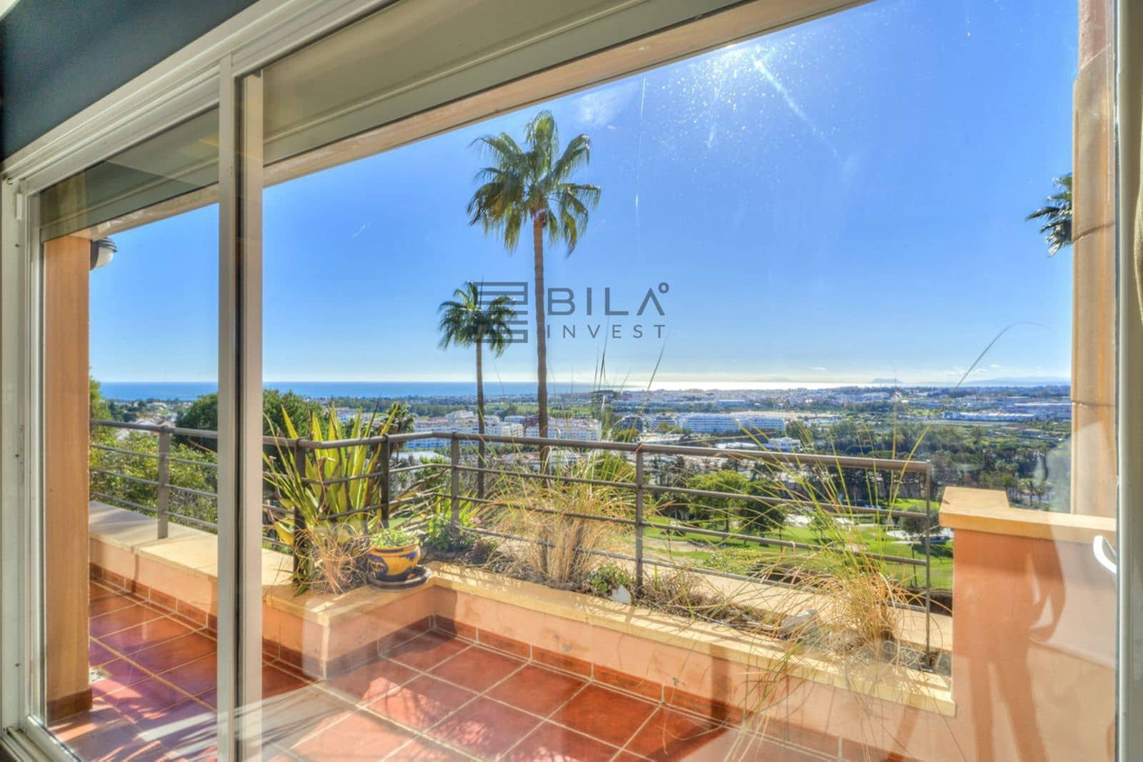 4 bedroom Flat for sale in Nueva Andalucia with pool garage - € 1,299,000 (Ref: 8873092)