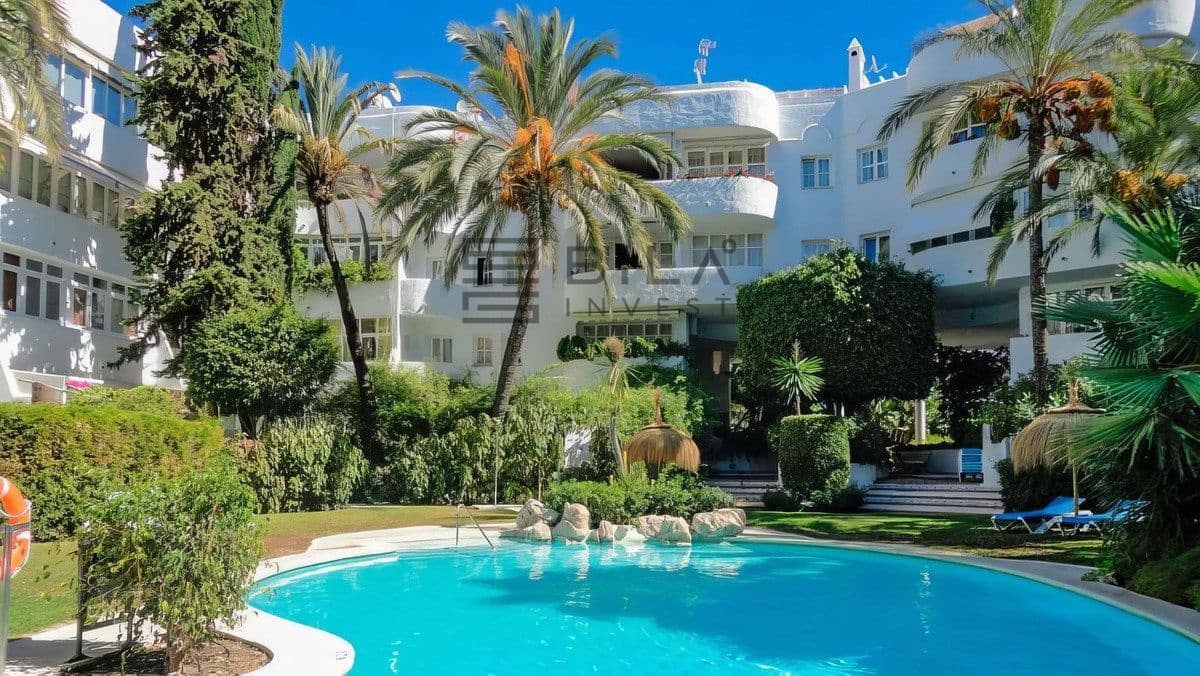 Piso de 2 habitaciones en Golden Mile en venta con piscina garaje - 695.000 € (Ref: 8873126)