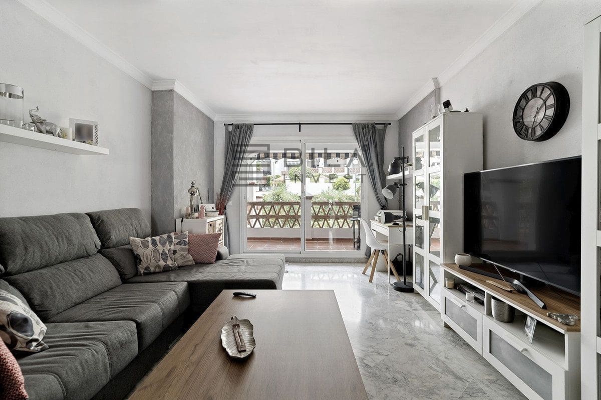 2 bedroom Flat for sale in Mijas Golf with pool garage - € 340,000 (Ref: 8895910)