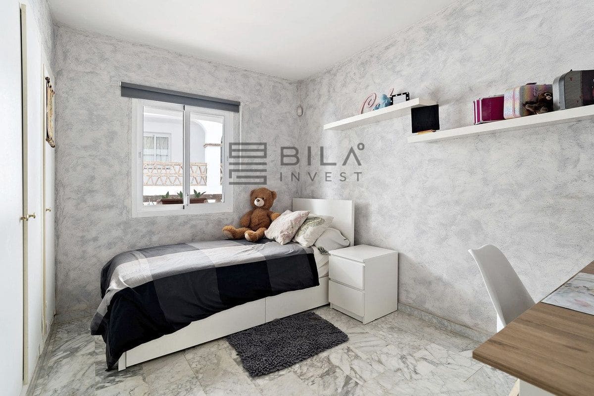 2 bedroom Flat for sale in Mijas Golf with pool garage - € 340,000 (Ref: 8895910)