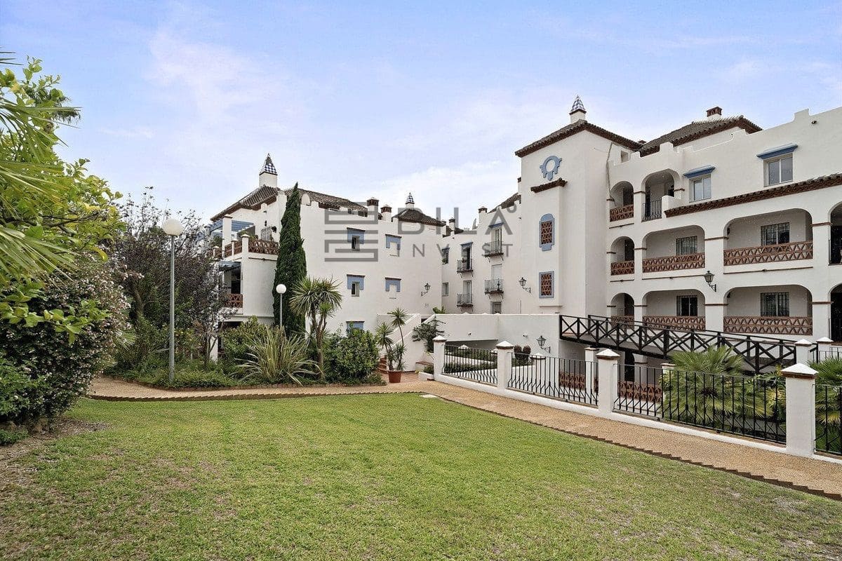 2 bedroom Flat for sale in Mijas Golf with pool garage - € 340,000 (Ref: 8895910)