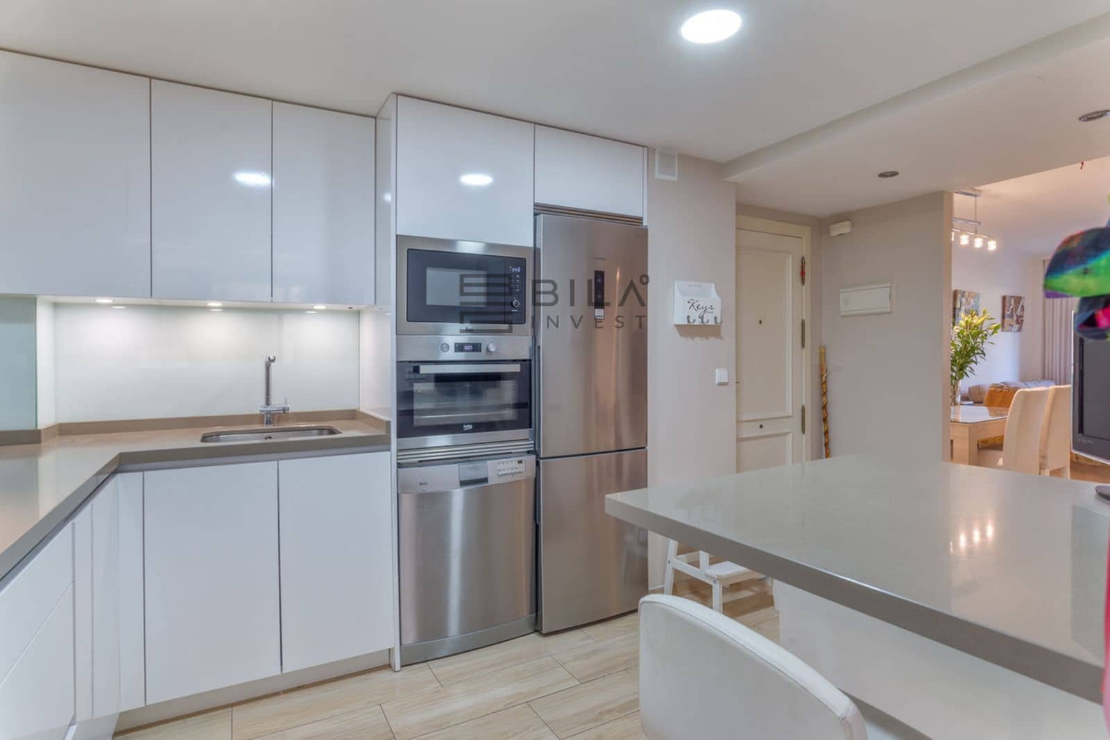 3 bedroom Flat for sale in Marbella with pool - € 435,000 (Ref: 8910687)