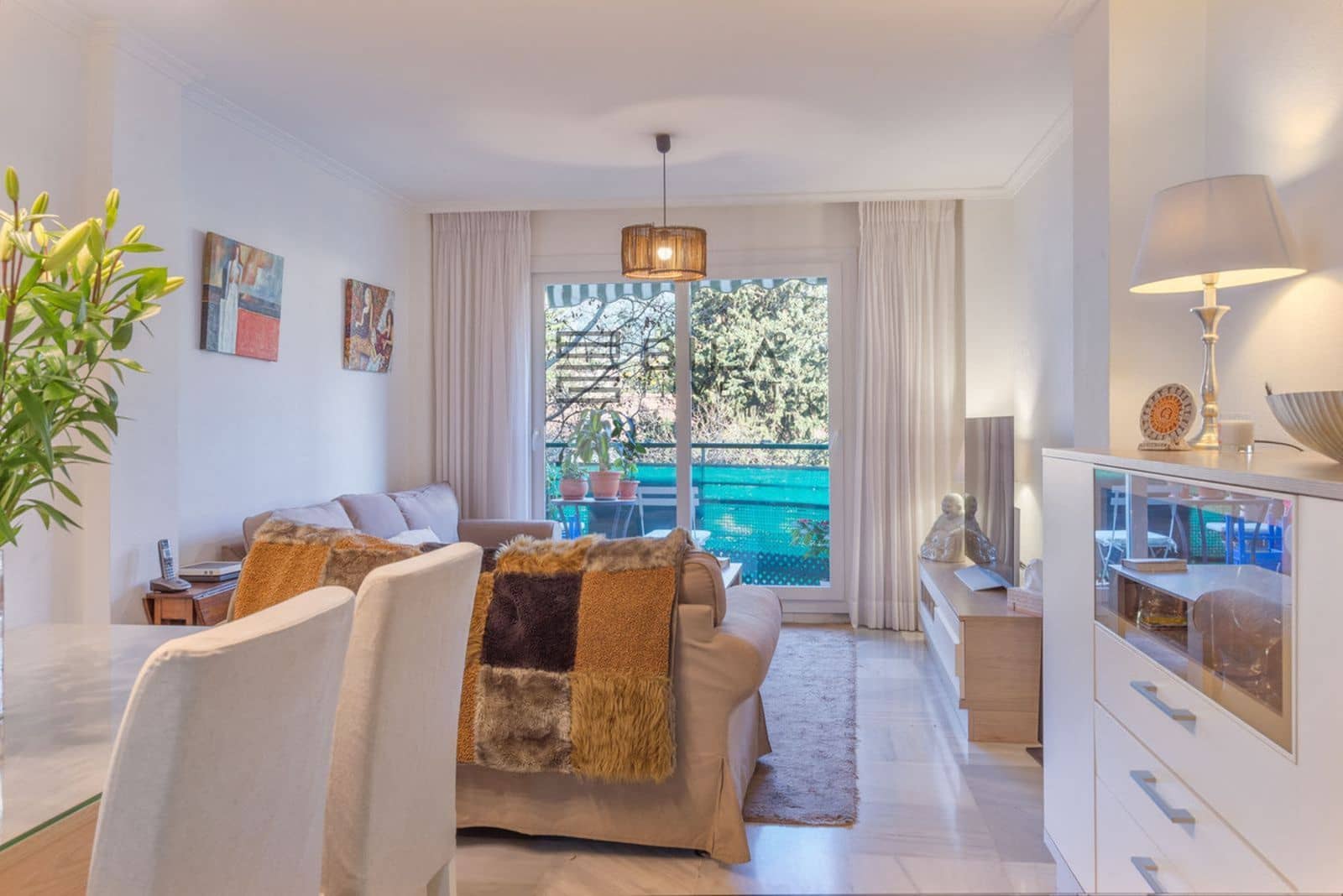 3 bedroom Flat for sale in Marbella with pool - € 435,000 (Ref: 8910687)