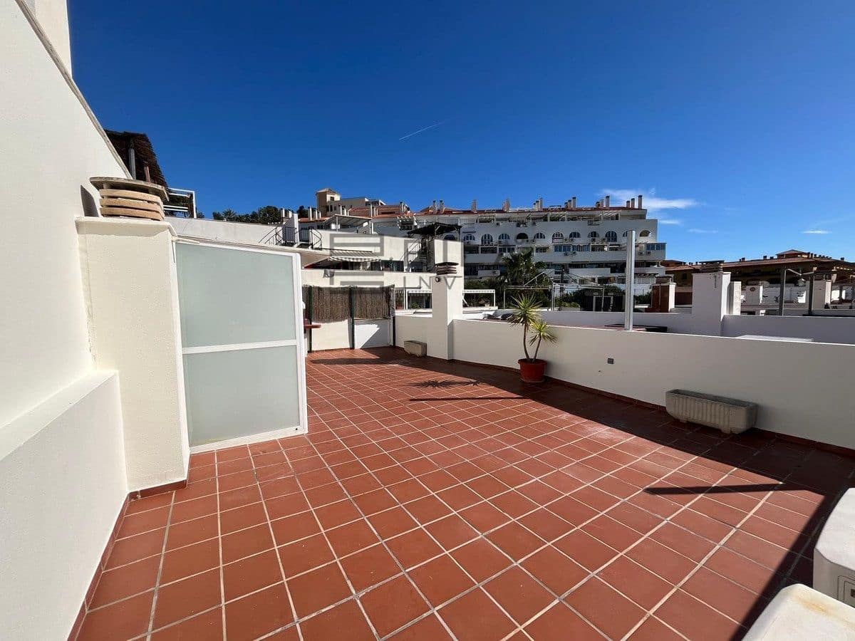 2 soveværelse Penthouse til salg i Torrequebrada med swimmingpool - € 288.000 (Ref: 8930243)