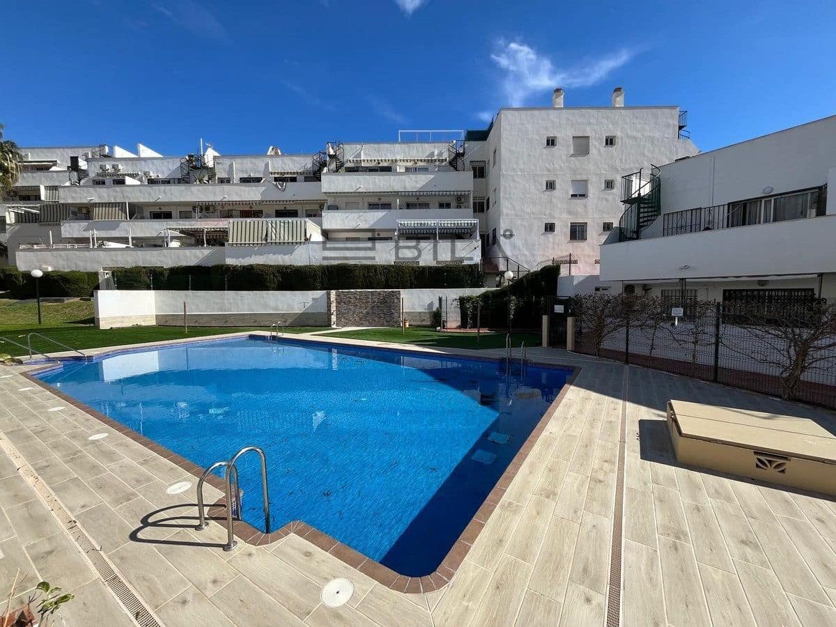 2 soveværelse Penthouse til salg i Torrequebrada med swimmingpool - € 288.000 (Ref: 8930243)
