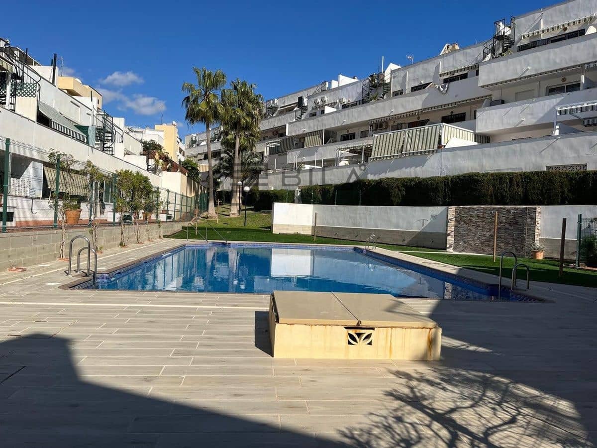 2 soveværelse Penthouse til salg i Torrequebrada med swimmingpool - € 288.000 (Ref: 8930243)