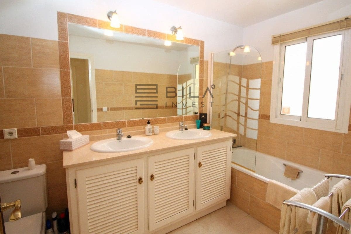 3 soverom Hus til salgs i Riviera del Sol med svømmebasseng - € 499 500 (Ref: 8976527)