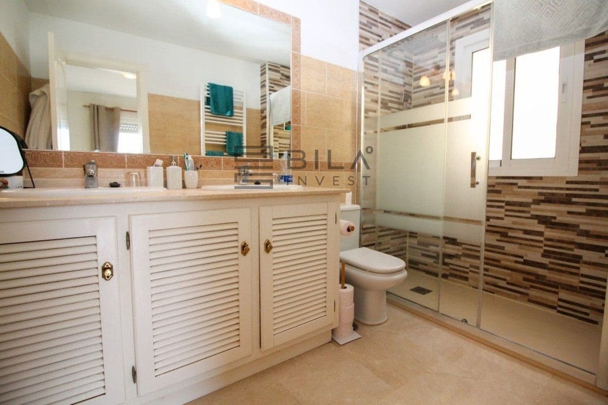 3 soverom Hus til salgs i Riviera del Sol med svømmebasseng - € 499 500 (Ref: 8976527)