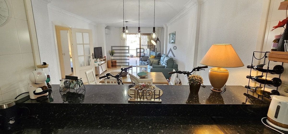 2 slaapkamer Flat te koop in Riviera del Sol met zwembad - € 285.000 (Ref: 8981976)