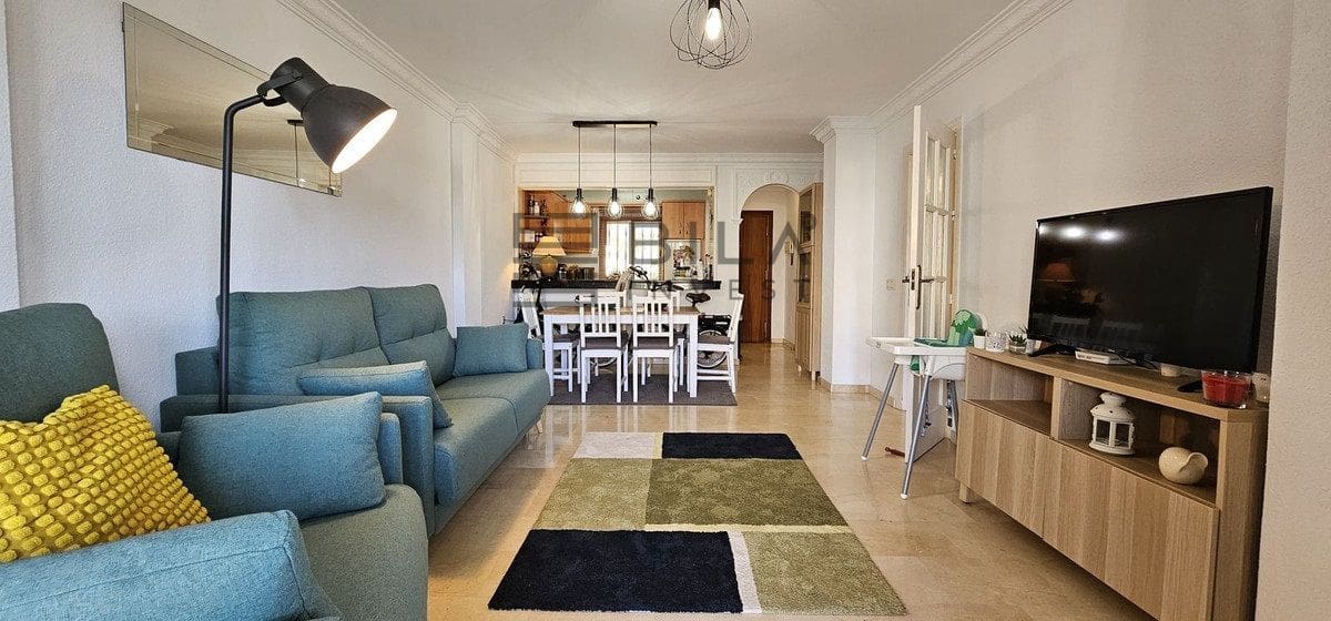 2 slaapkamer Flat te koop in Riviera del Sol met zwembad - € 285.000 (Ref: 8981976)