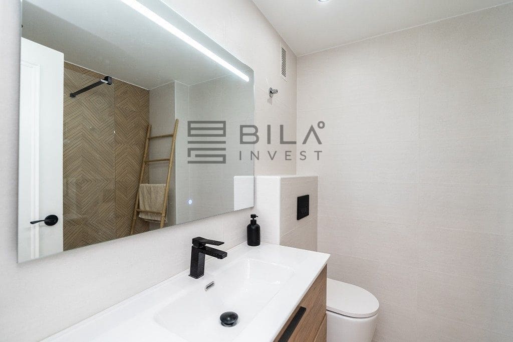 2 bedroom Flat for sale in Marbella - € 425,000 (Ref: 9029116)