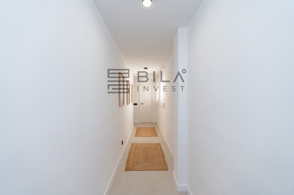 2 bedroom Flat for sale in Marbella - € 425,000 (Ref: 9029116)