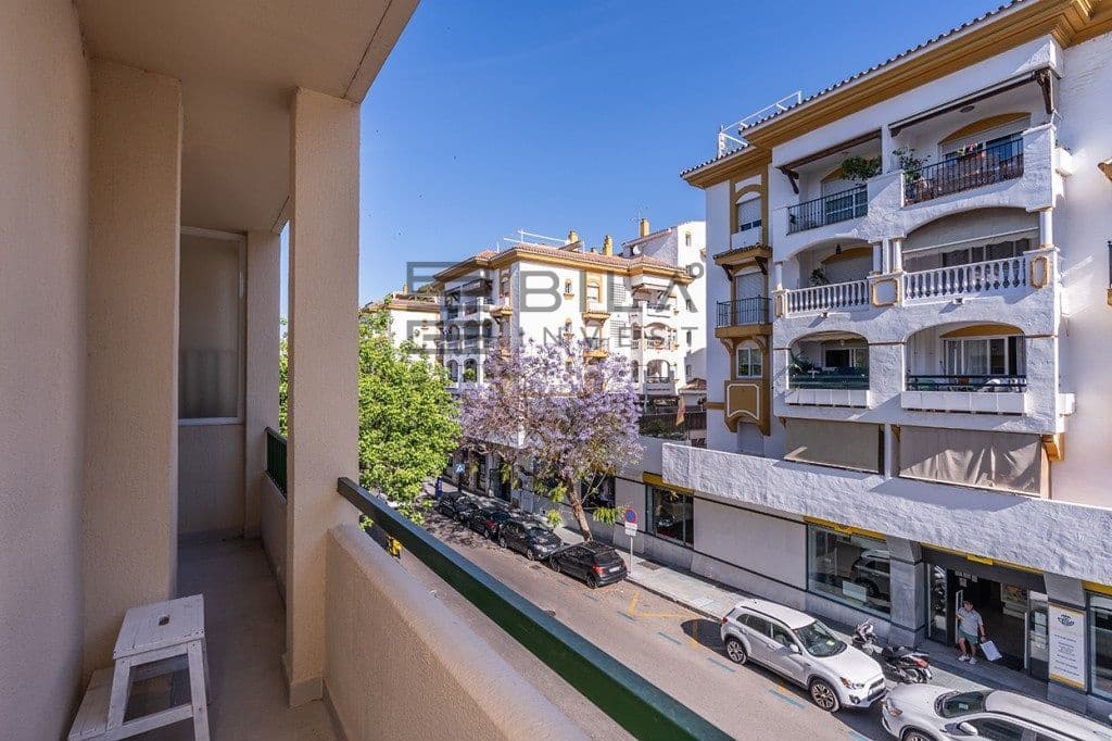 2 bedroom Flat for sale in Marbella - € 425,000 (Ref: 9029116)