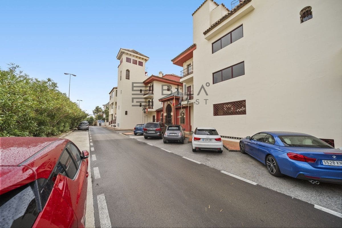 2 soveværelse Lejlighed til salg i Benalmadena Costa med swimmingpool garage - € 525.000 (Ref: 9101585)