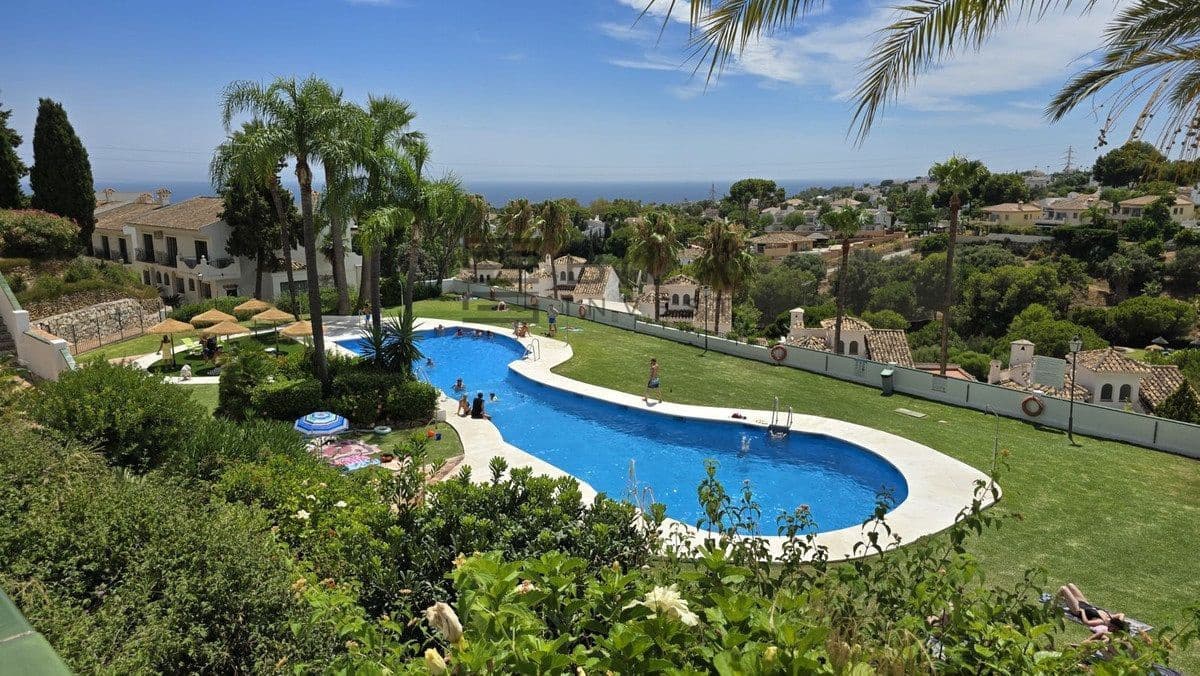 2 sypialnia Mieszkanie na sprzedaż w Calahonda z basenem garażem - 289 950 € (Ref: 9609653)