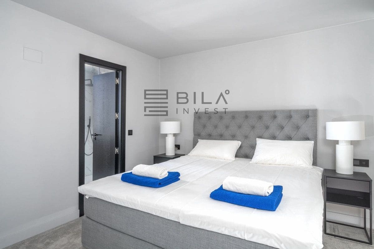 4 soveværelse Penthouse til salg i Fuengirola med swimmingpool - € 995.000 (Ref: 9609654)