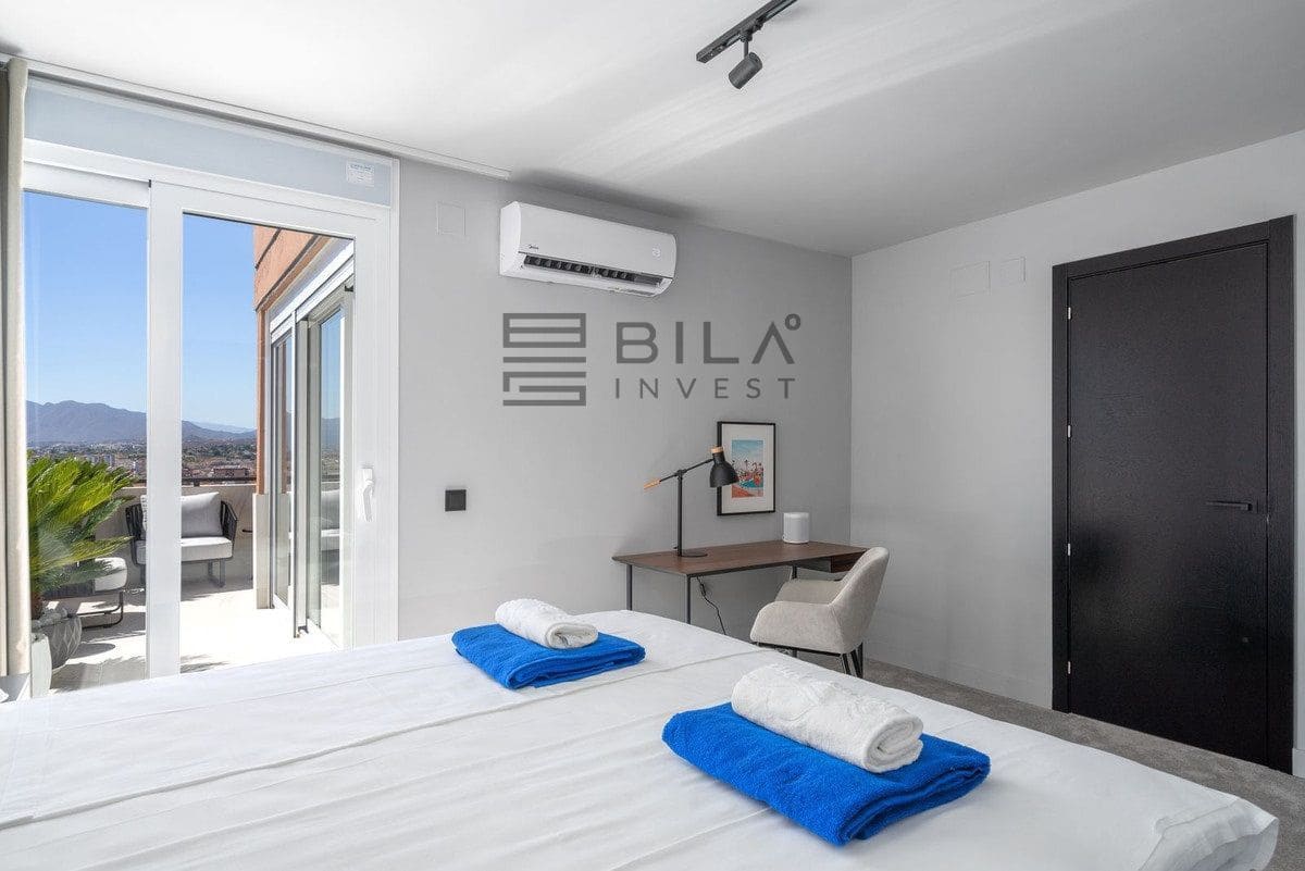 4 soveværelse Penthouse til salg i Fuengirola med swimmingpool - € 995.000 (Ref: 9609654)