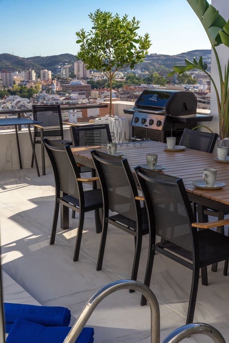 4 soveværelse Penthouse til salg i Fuengirola med swimmingpool - € 995.000 (Ref: 9609654)