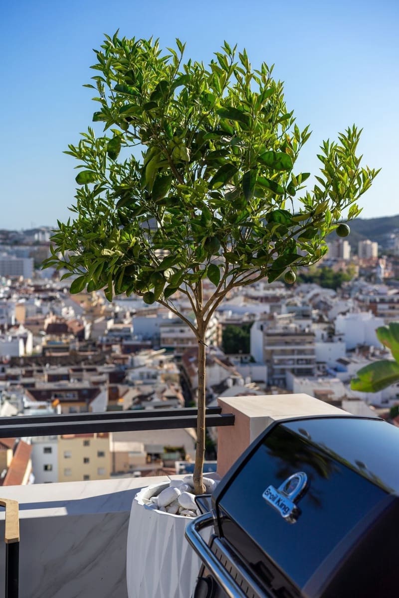 4 soveværelse Penthouse til salg i Fuengirola med swimmingpool - € 995.000 (Ref: 9609654)