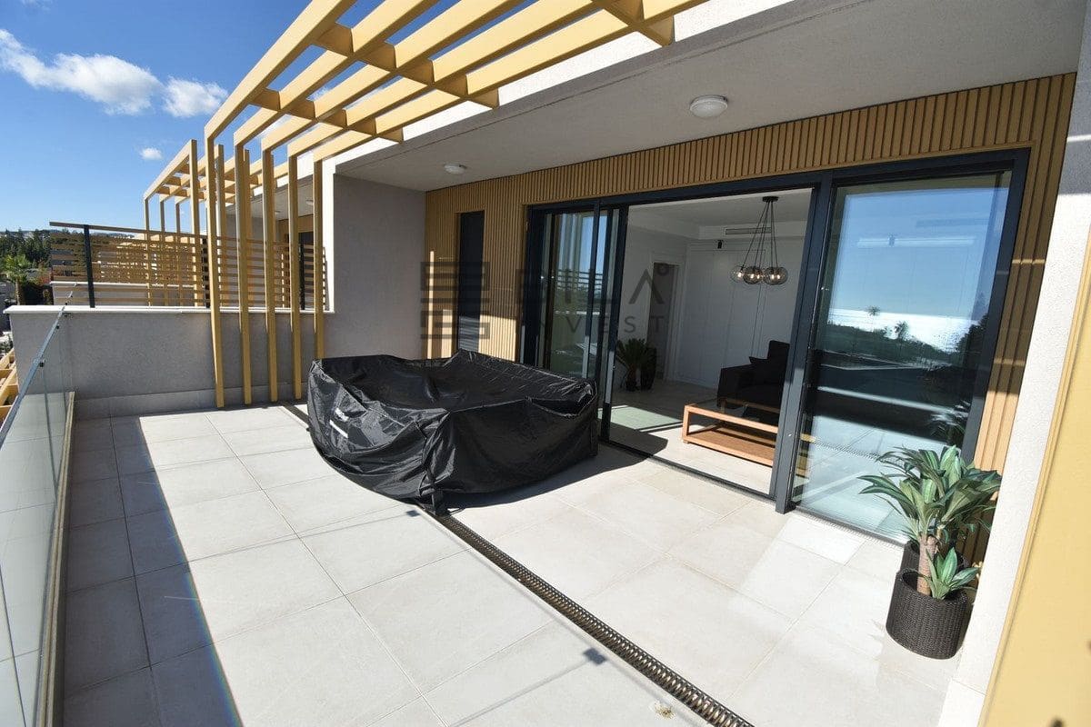 4 soveværelse Byhus til salg i El Chaparral med swimmingpool garage - € 1.099.999 (Ref: 9609656)