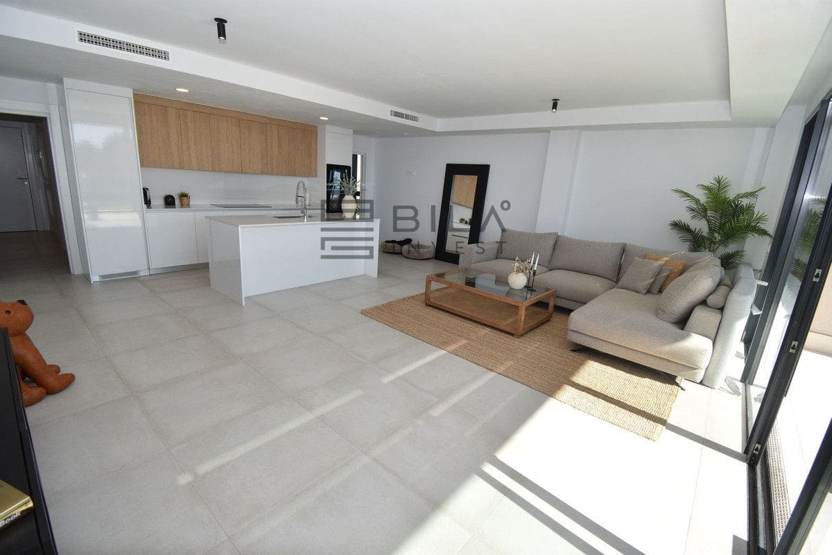 4 soveværelse Byhus til salg i El Chaparral med swimmingpool garage - € 1.099.999 (Ref: 9609656)