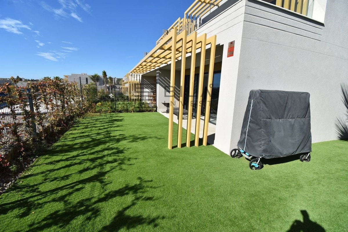 4 soveværelse Byhus til salg i El Chaparral med swimmingpool garage - € 1.099.999 (Ref: 9609656)