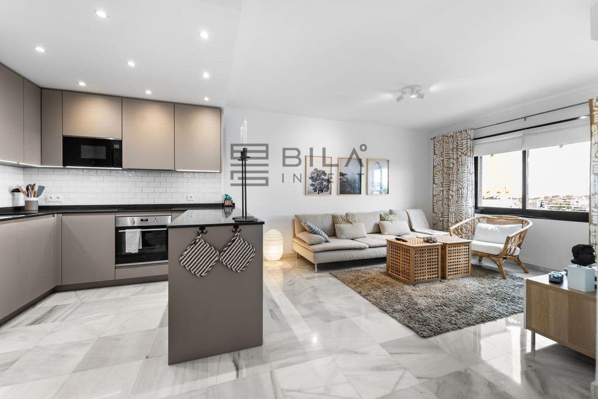 2 Zimmer Penthouse zu verkaufen in Benalmadena Costa mit Pool - 449.000 € (Ref: 9609658)