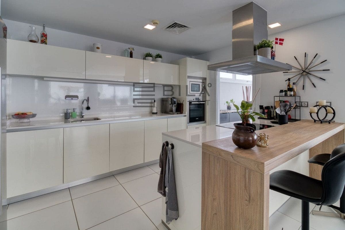 Chalet de 4 habitaciones en Torremuelle en venta con piscina garaje - 1.295.000 € (Ref: 9609661)