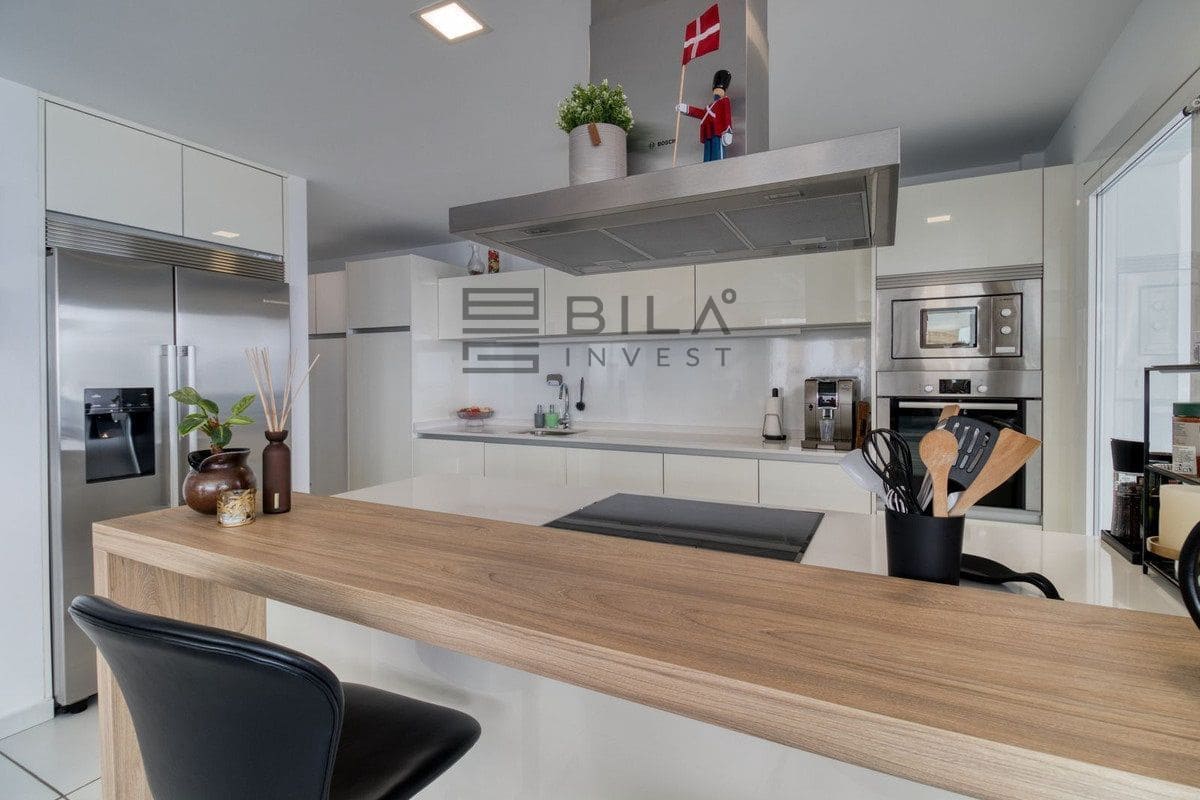 Chalet de 4 habitaciones en Torremuelle en venta con piscina garaje - 1.295.000 € (Ref: 9609661)