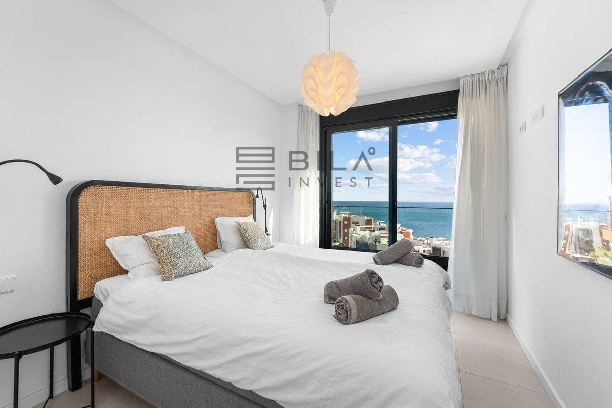 2 bedroom Penthouse for sale in Fuengirola with pool - € 965,000 (Ref: 9609662)