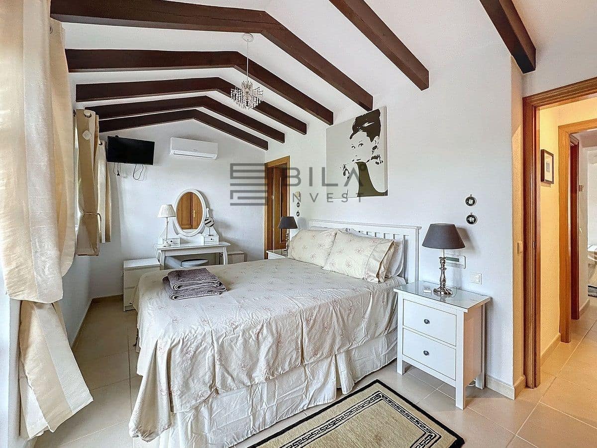 3 bedroom Villa for sale in Mijas with pool garage - € 925,000 (Ref: 9609669)