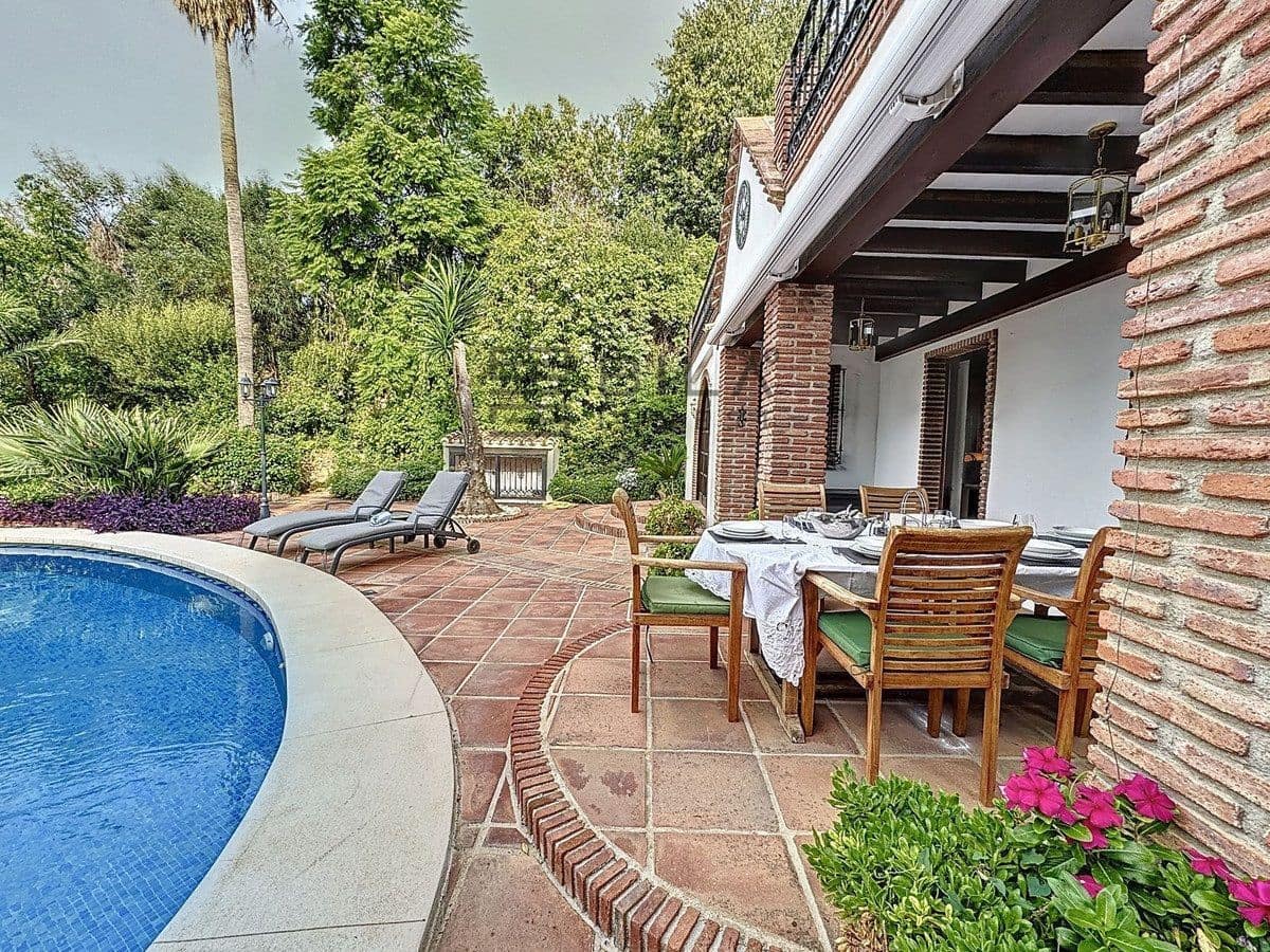 3 bedroom Villa for sale in Mijas with pool garage - € 925,000 (Ref: 9609669)