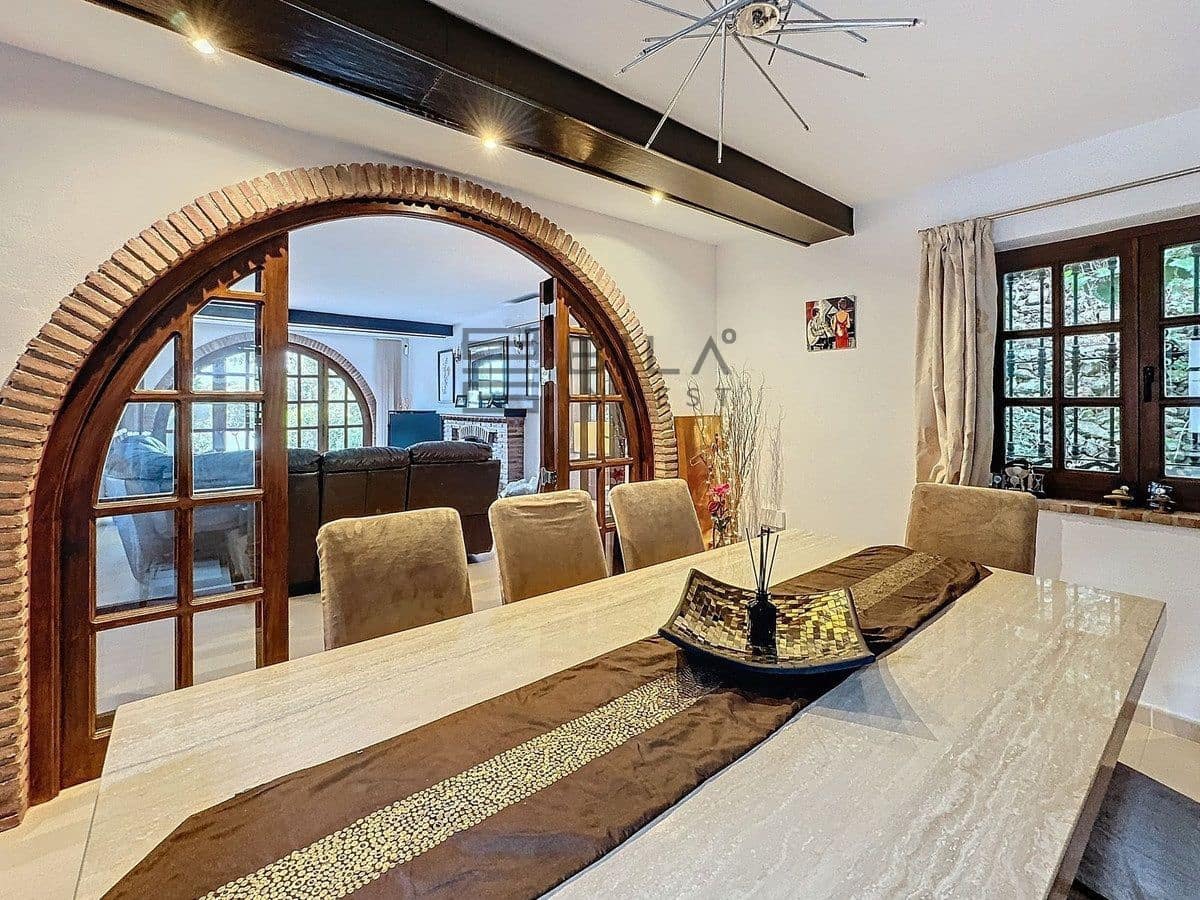 3 bedroom Villa for sale in Mijas with pool garage - € 925,000 (Ref: 9609669)