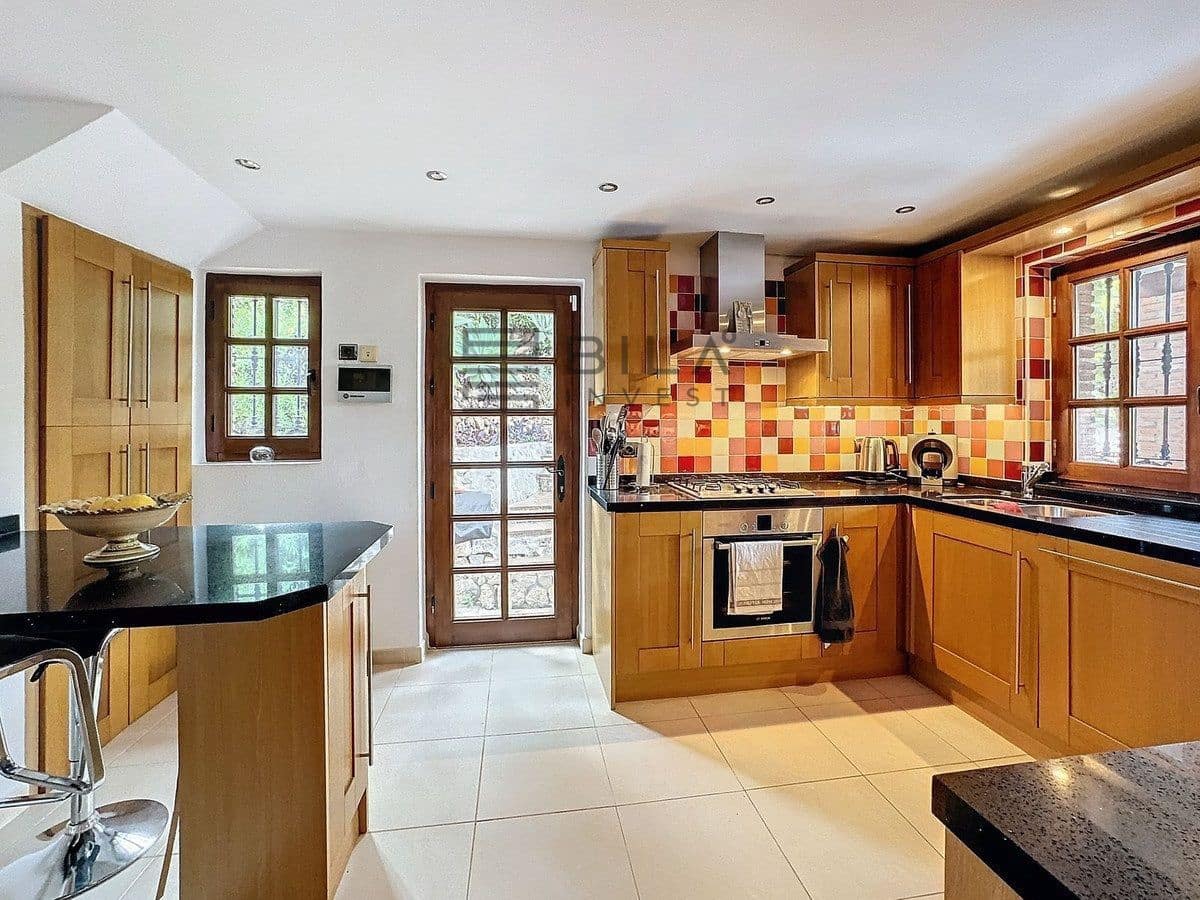 3 bedroom Villa for sale in Mijas with pool garage - € 925,000 (Ref: 9609669)