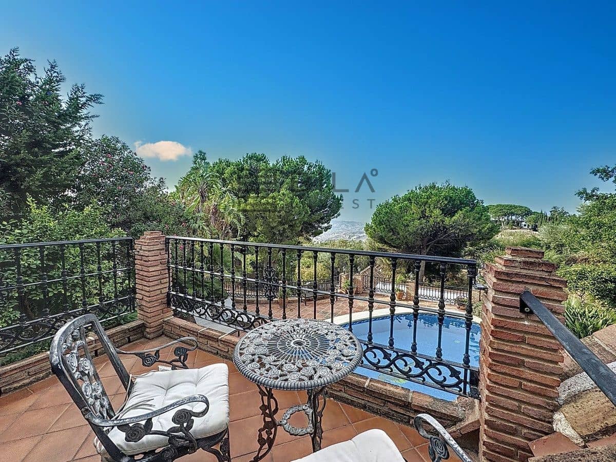 3 bedroom Villa for sale in Mijas with pool garage - € 925,000 (Ref: 9609669)