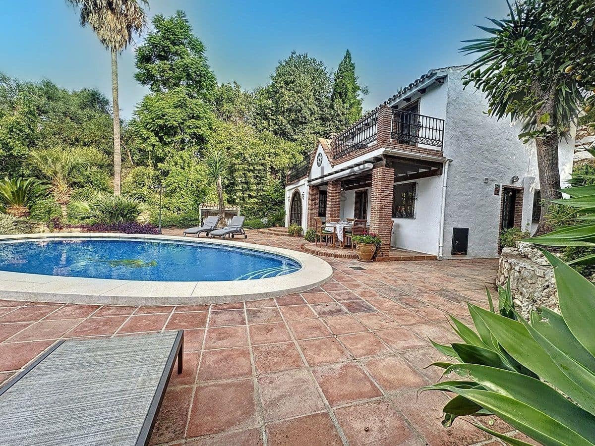 3 bedroom Villa for sale in Mijas with pool garage - € 925,000 (Ref: 9609669)