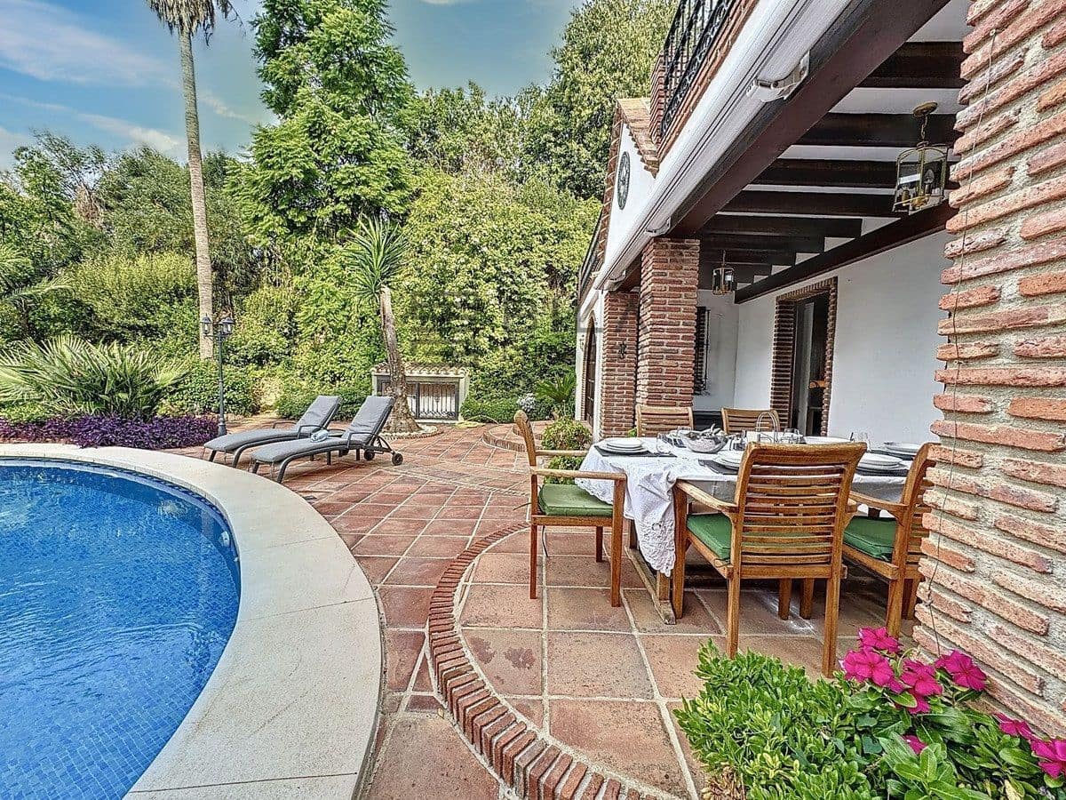 3 bedroom Villa for sale in Mijas with pool garage - € 925,000 (Ref: 9609669)