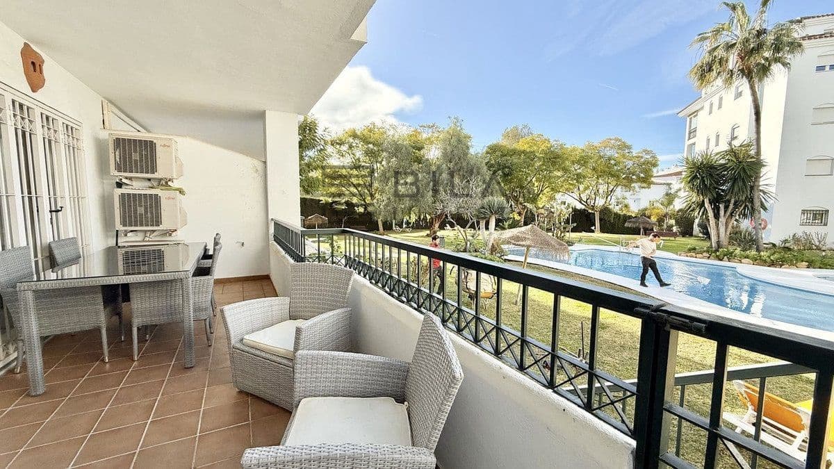 2 soveværelse Lejlighed til salg i Calahonda med swimmingpool garage - € 315.000 (Ref: 9609670)